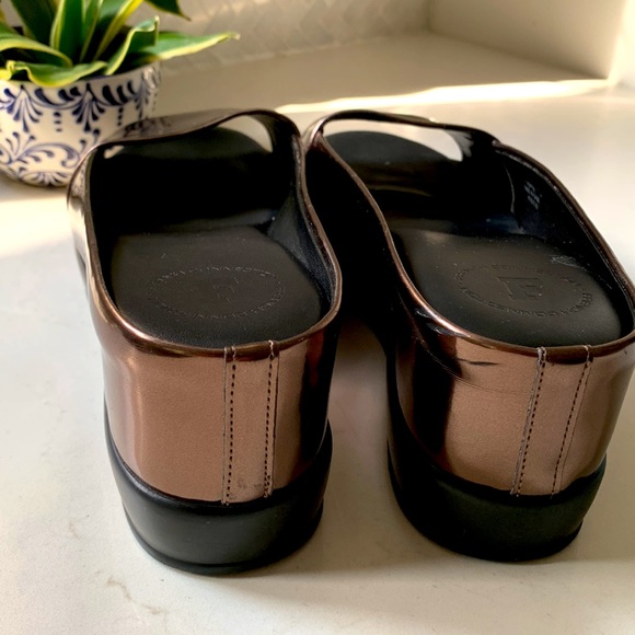 French connection leather upper bronze metallic slip on shoes size 9 - Picture 6 of 6
